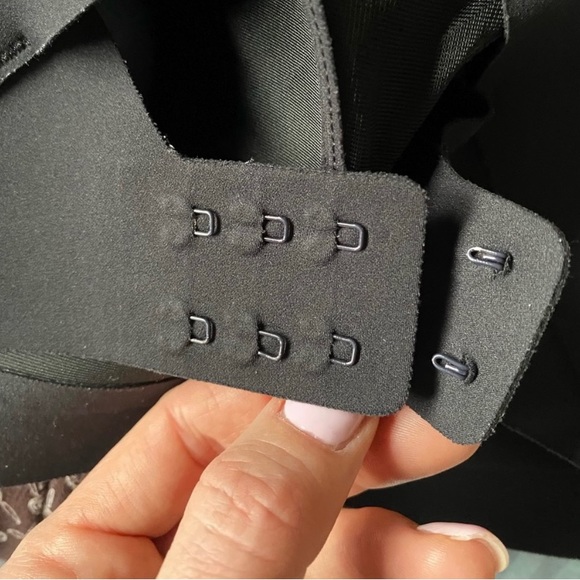 Lululemon Enlight sports bra - Picture 5 of 5